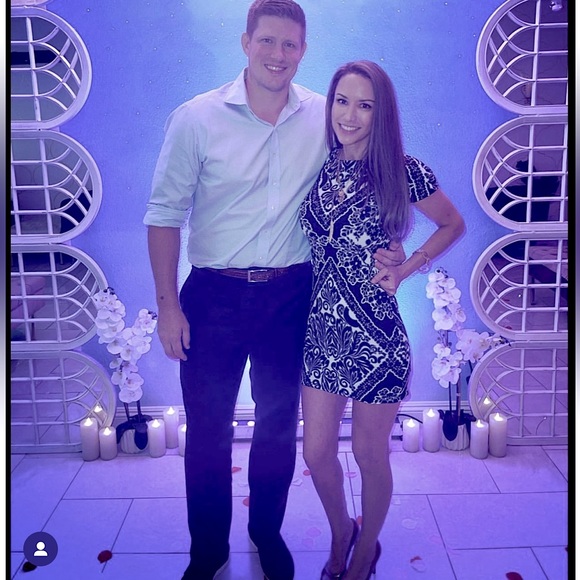 Meet your Posher, Leslie - Picture 1 of 1